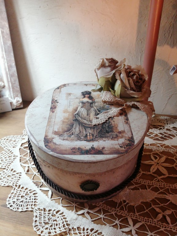 boite à chapeaux shabby chic.jpg