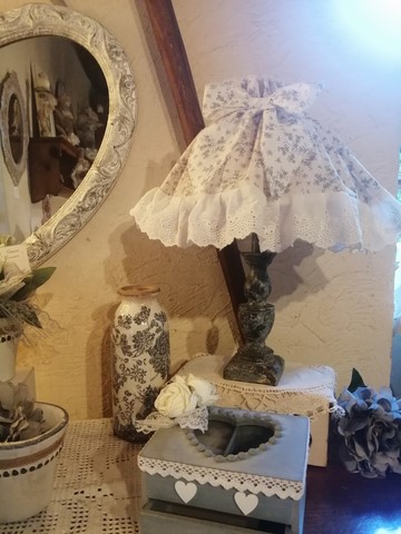 Lampe bois Louison.jpg