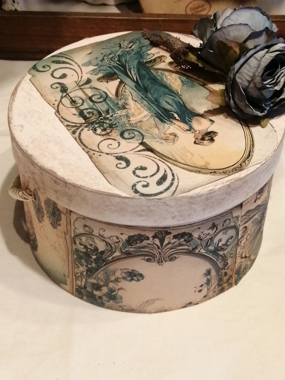 boite à chapeaux shabby chic.jpg