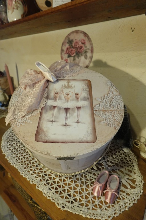 boite à chapeaux.jpg