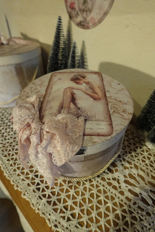 boite à chapeaux.jpg