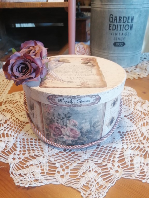 Boite à chapeaux shabby chic.jpg