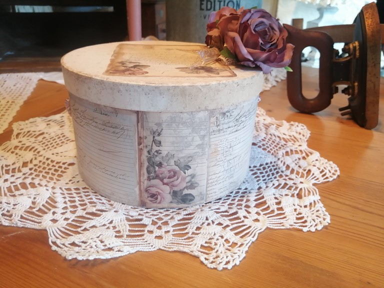 boite à chapeaux better life.jpg