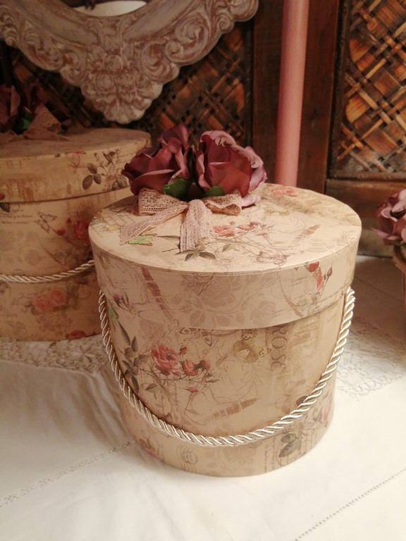 boite à chapeaux shabby chic.jpg