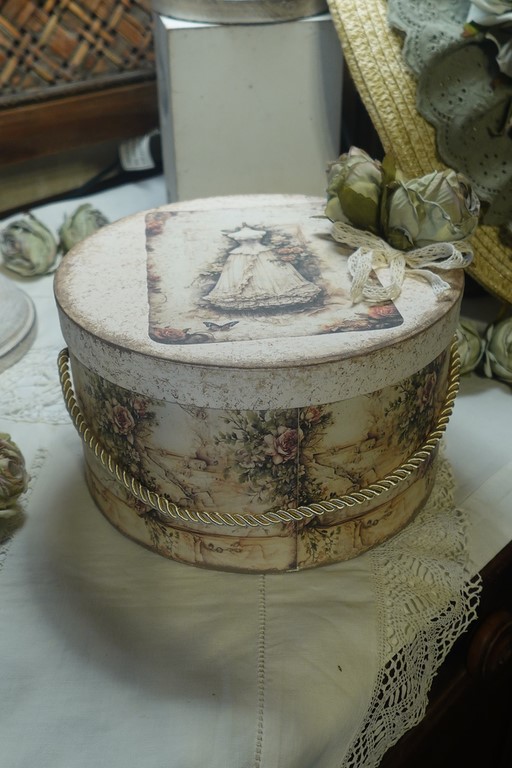 boite à chapeaux shabby chic.jpg