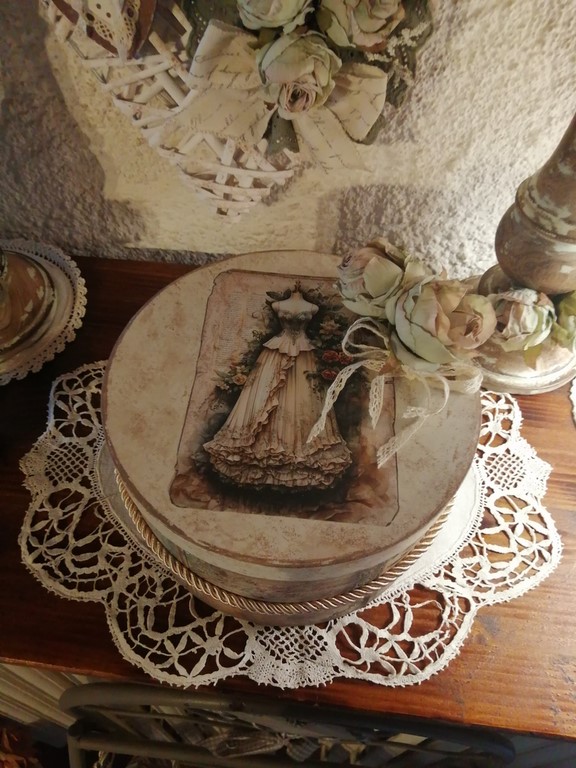 boite à chapeaux shabby chic.jpg
