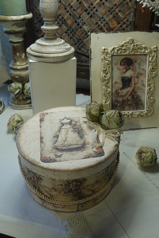 boite à chapeaux shabby chic.jpg