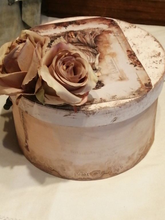 boite à chapeaux shabby chic.jpg