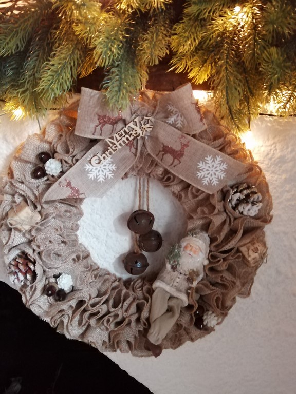 Couronne de Noël en jute.jpg
