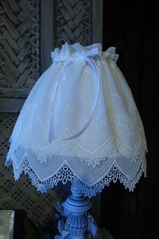 lampe dentelle shabby chic.jpg