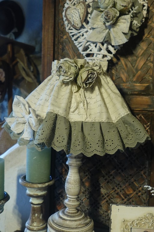 lampe bois shabby chic.jpg