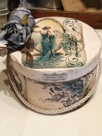 boite à chapeaux better life.jpg