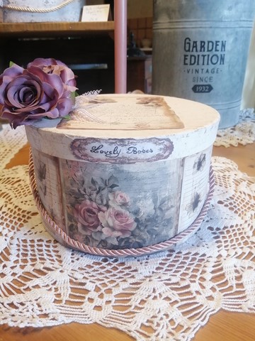 Boite à chapeaux shabby chic.jpg
